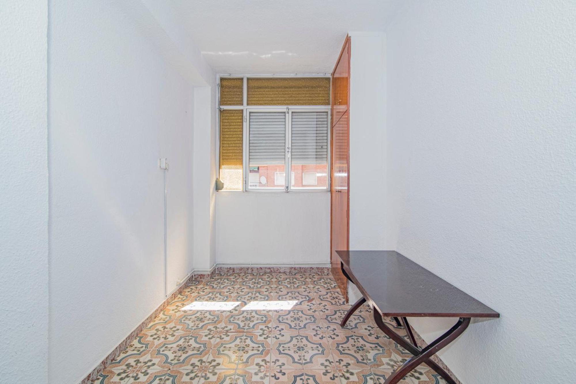 Delfin Retreat Con Terraza Junto A Parada De Metro Granada Luaran gambar